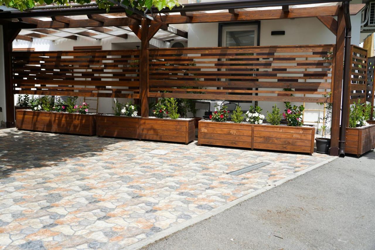 Familiainn Rooms & Apartments Pompeia Exterior foto