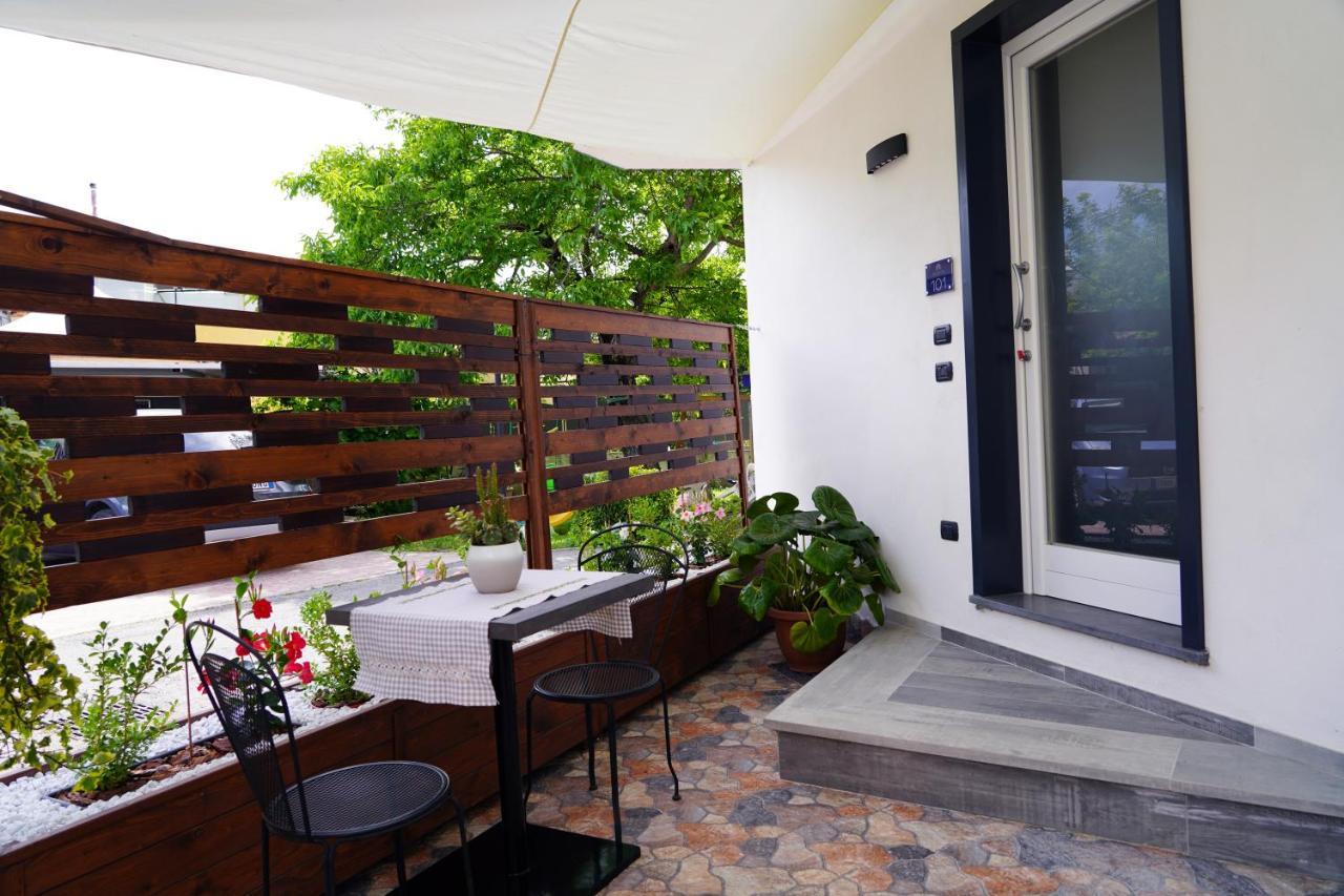 Familiainn Rooms & Apartments Pompeia Exterior foto